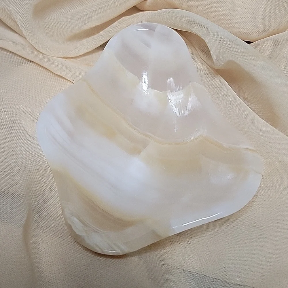 4.25"L 0.4lbs | Amber Onyx Bowl From Mexico | Crystal Collectible Gift - Picture 3 of 4